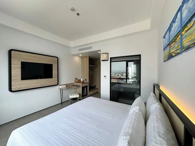 غرفة ديلوكس بسرير كينج بإطلالة على المدينة، Odin Hotel Quy Nhon 5/7