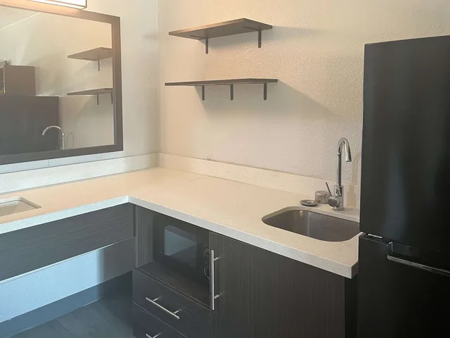 غرفة ديلوكس بسريرين كوين، Studio6 Lake Jackson, TX 7/7
