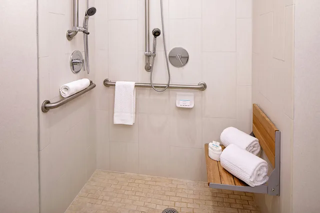 جناح بسريرين مزدوجين لذوي الإعاقة، Embassy Suites by Hilton Boston Marlborough 5/5