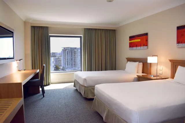 غرفة ديلوكس بسريرين منفصلين، Stamford Plaza Sydney Airport, WorldHotels Elite 2/3