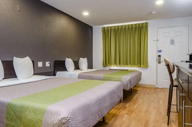 غرفة قياسية بسريرين كوين لذوي الإعاقة، Studio6 Fresno, CA - Extended Stay 1/2