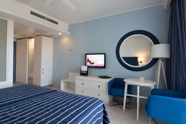 غرفة بسرير مزدوج أو سريرين منفصلين بإطلالة على البحر، db Seabank Resort and Spa 5/9