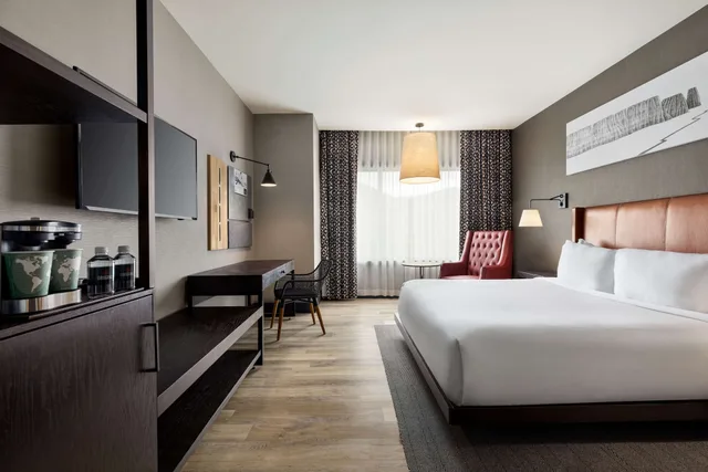 غرفة بسرير كينج لذوي الإعاقة، Origin Red Rocks, a Wyndham Hotel 2/8