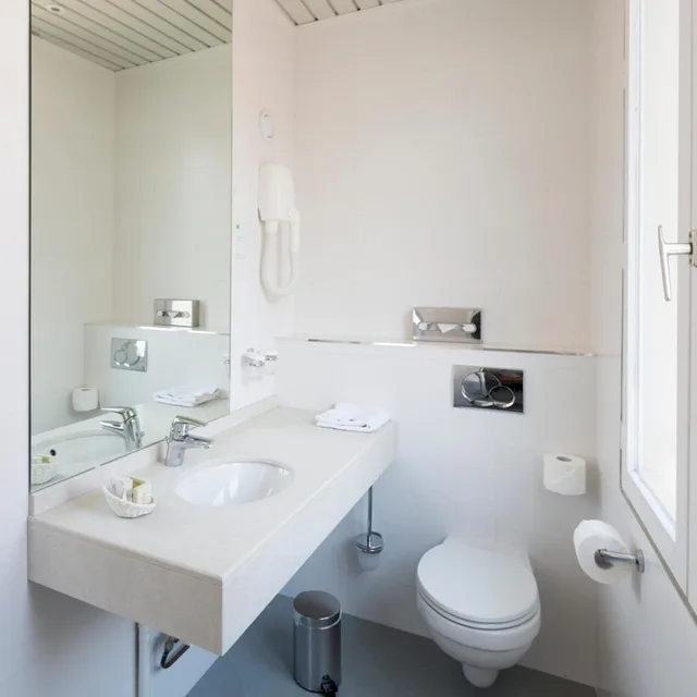 Small Double Room, La Residence Du Berry 6/9