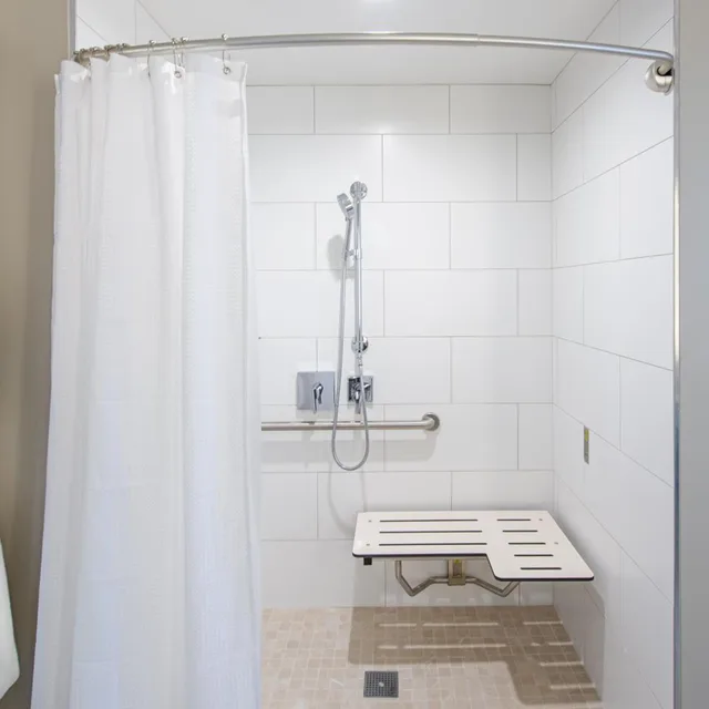غرفة بسرير كوين لذوي الإعاقة، Hotel E 4/4