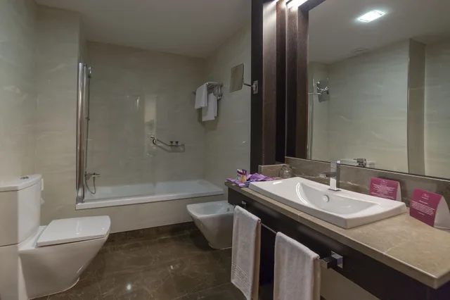 Spa, Double Bed، Macia Real De La Alhambra 7/9