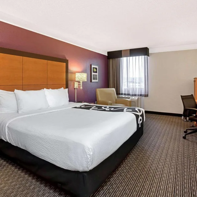 جناح ديلوكس بسرير كينج، La Quinta Inn & Suites by Wyndham Tacoma - Seattle 5/6