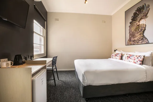 Studio, Queen Bed, Nightcap at the Charles Hotel 1/4
