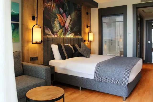 Connecting, Family, King and Twin Beds, Alarcha Hotels and Resort 2/5