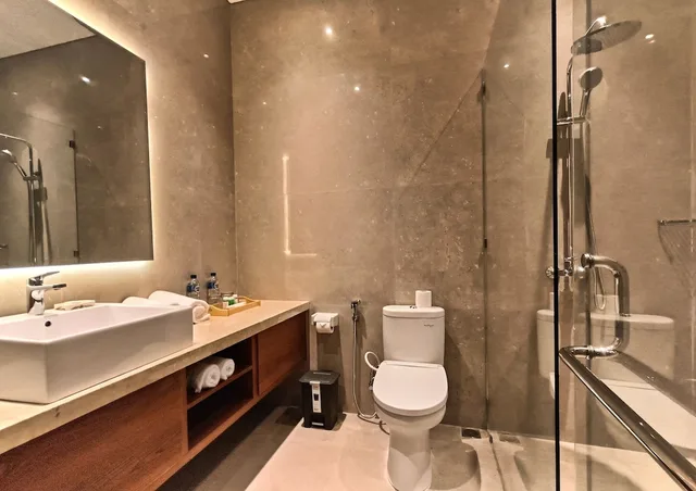 Deluxe, Double Bed, The Grand Villandra Resort 5/5
