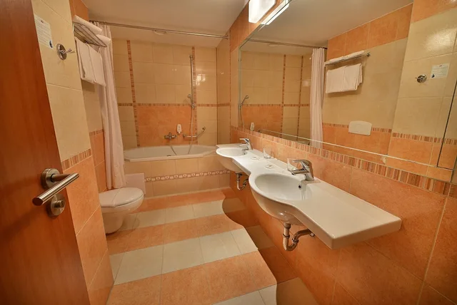 جناح عائلي بسريرين كينج بغرفتي نوم، MAXIMILIAN LIFESTYLE RESORT 3/3