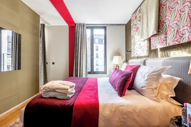 Suite, Queen Bed, Maison Boissiere Barnes Residences 1/3