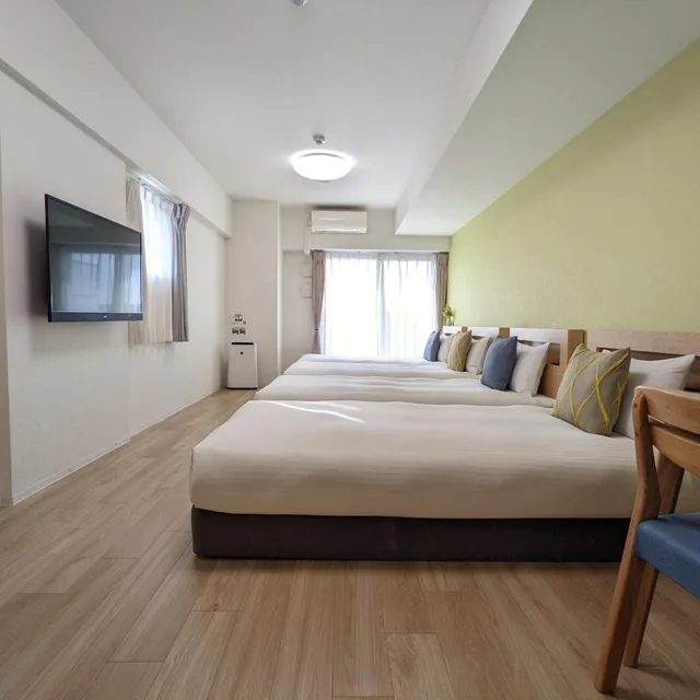 غرفة رباعية بشرفة، ESLEAD HOTEL Namba South III 3/9