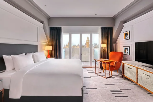 2 Bedrooms, Suite, Balcony, Club Lounge Access, London Marriott County Hall 1/10