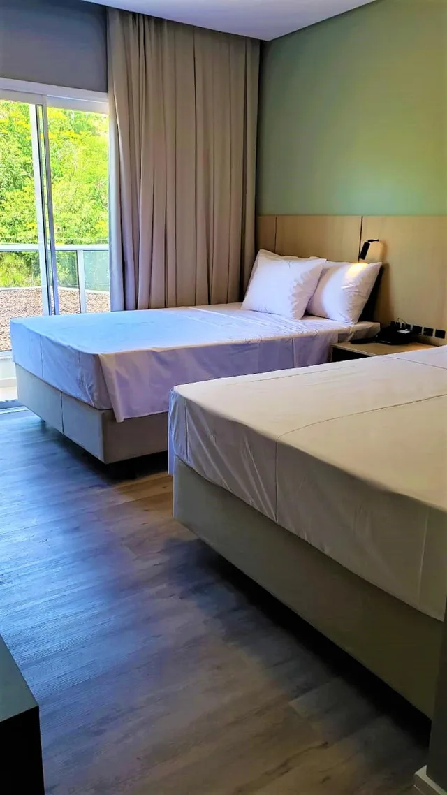 غرفة ديلوكس بسرير مزدوج بإطلالة على البحيرة، Grand Suites Family Resort By Atlantica 1/4