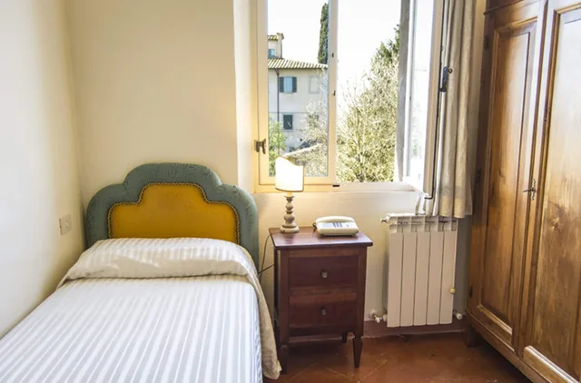 غرفة مفردة، Palazzo di Valli 6/8