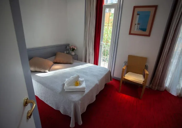 غرفة بسريرين منفصلين بشرفة، Hotel Oasis 2/3