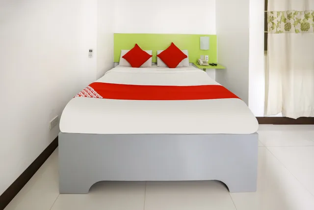 Superior, Double Bed, OYO 210 Apple Tree Suites 3/4