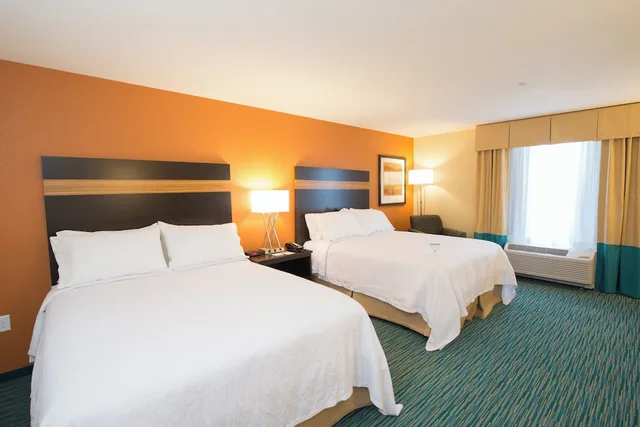 غرفة قياسية بسرير كينج لذوي الإعاقة، Holiday Inn Bismarck 3/10