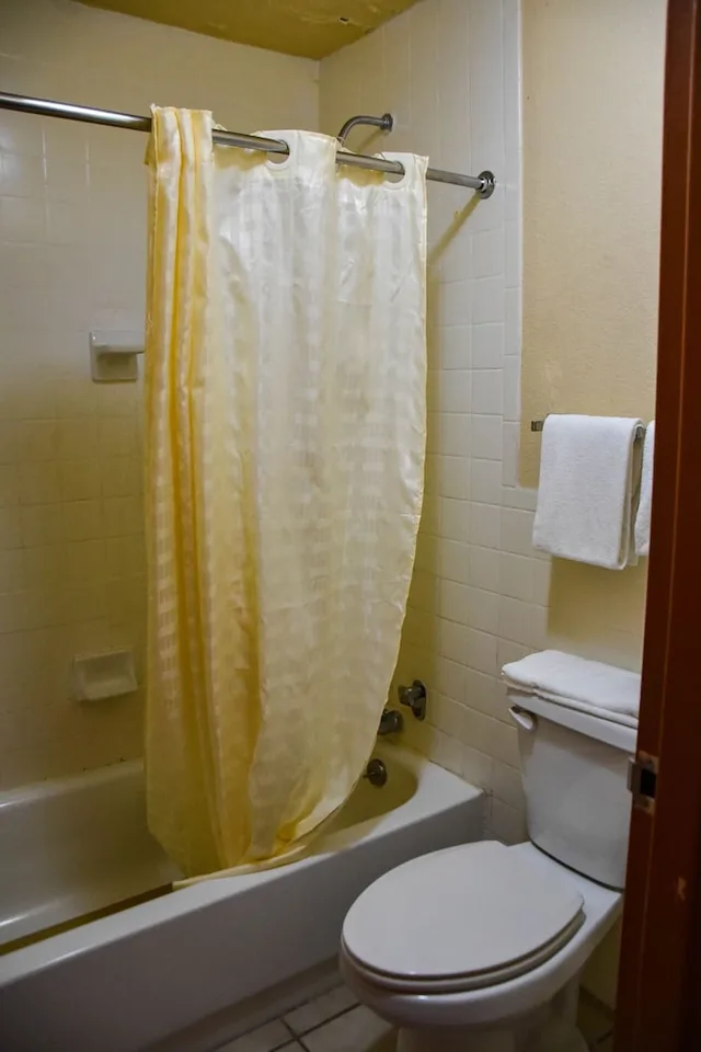 غرفة قياسية بسريرين كوين، Homeplace Inn 3/3