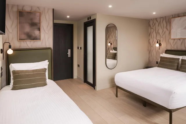 Renovated, Family، Central Park Hotel 4/10