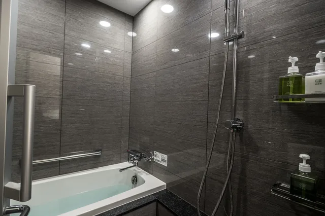 جناح بسرير كوين بإطلالة على الحديقة بغرفة نوم واحدة بمطبخ صغير في الطابق الأرضي، Tomoya Residence Hotel Kyoto Nijo Takakura 2/3