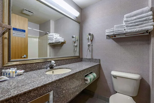 جناح بسريرين كوين، Comfort Suites Portland Airport 4/5