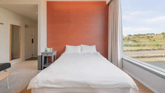 Spa, Double Bed, Lucid M 5/9