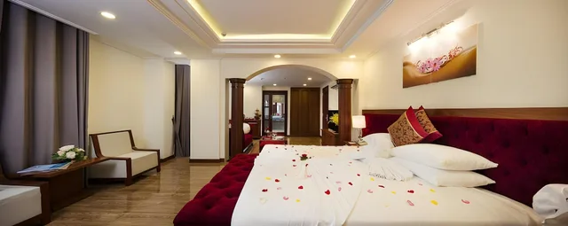 VIP، Apus Hotel 1/2