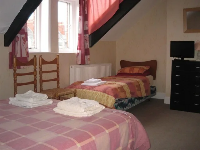 Room, Twin Beds, Beaches Guest House 1/1