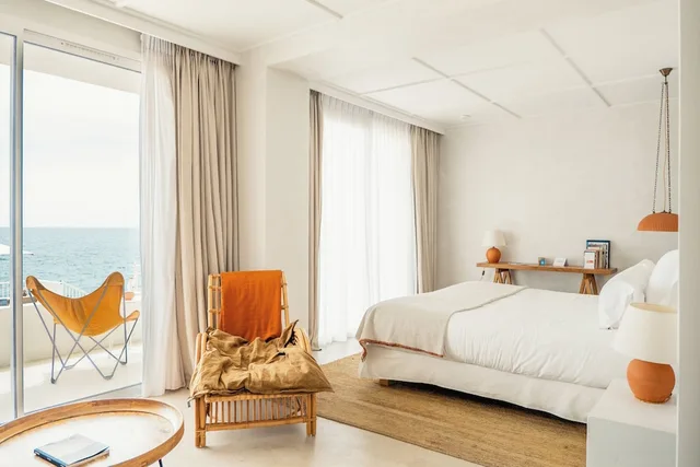 جناح جونيور بسرير كينج مع أريكة، Hotel Les Roches Rouges 4/9