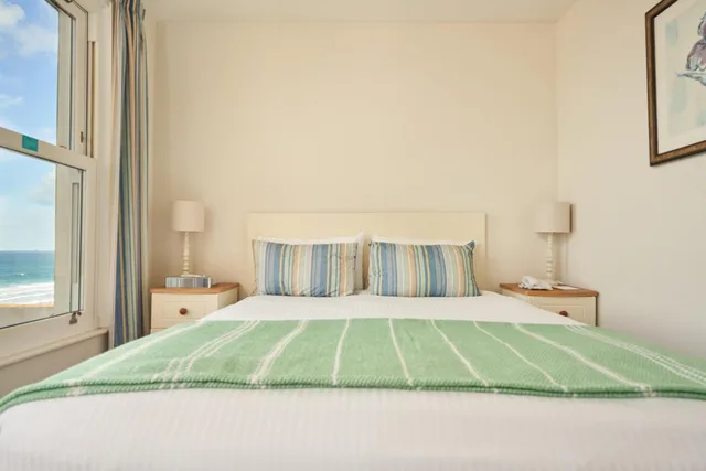 Room, Double Bed, Coast View، Great Western Hotel 2/10