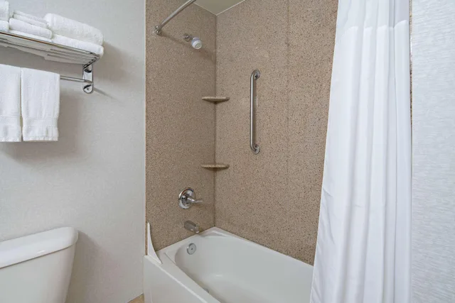 استوديو بسرير كينج، Hampton Inn Suites Bremerton 4/4