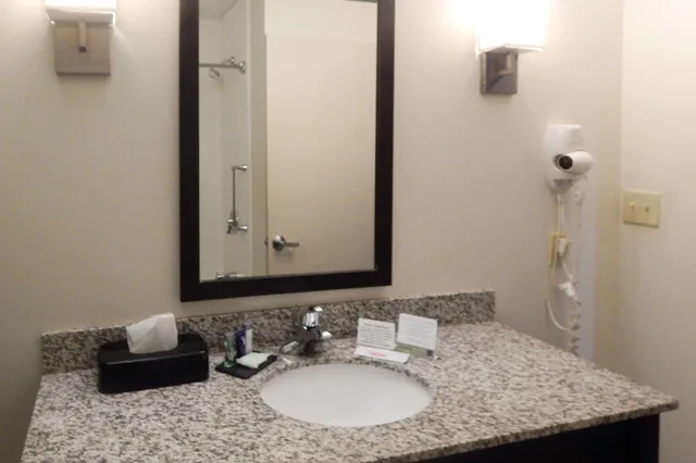 غرفة قياسية بسريرين كوين، Sleep Inn & Suites Evergreen I-65 3/3