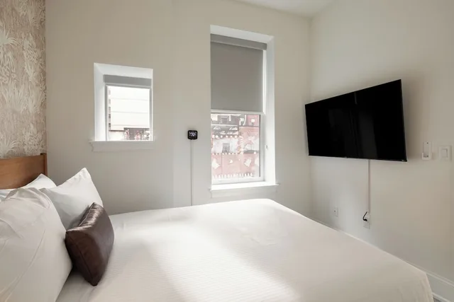 1 Bedroom, Apartment, Queen Bed, Sosuite at French Quarters - Rittenhouse Square 2/4