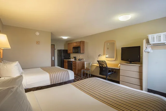 Efficiency, Suite, 2 Queen Beds, Accessible, Birch Hill Suites Clarksville 1/4