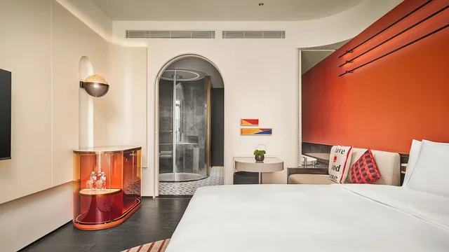 غرفة قياسية بسرير كينج، Hotel Indigo Zhuhai Xiangzhou by IHG 3/10