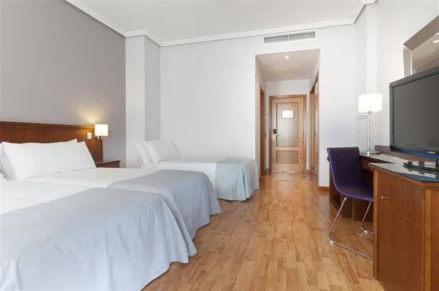غرفة قياسية بسرير مزدوج، INNSIDE by Meliá Madrid Gran Vía 1/10