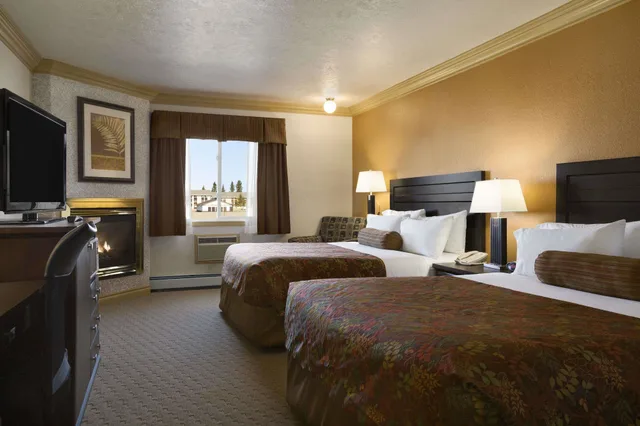 Standard, 2 Queen Beds, Days Inn By Wyndham High Level 1/8