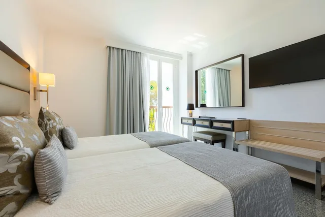 جناح جونيور بسرير مزدوج مع أريكة، S'Argamassa Boutique Hotel 1/6