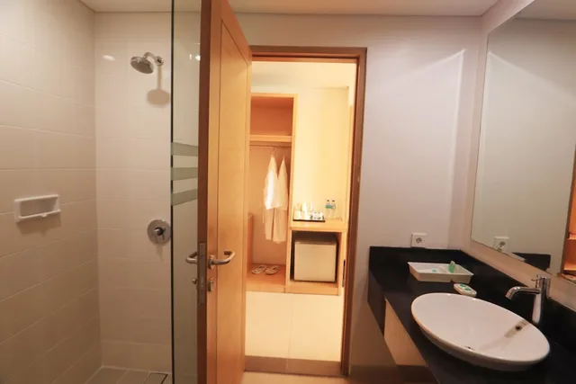 غرفة سوبيريور بسرير كوين بإطلالة على البحر، La Prima Hotel Flores 5/6