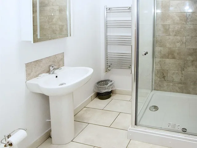 Apartment, King and Twin Beds, No Parking، Austen's Luxury Apartments 6/7