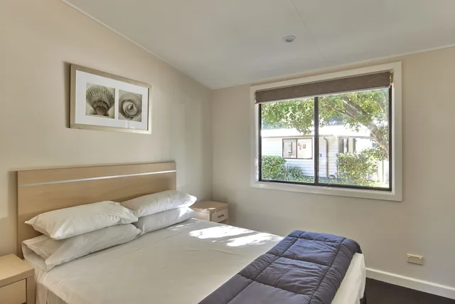 Avalon, Cabin, Queen and Twin Beds, Accessible، Nrma Sydney Lakeside Holiday Park 1/4