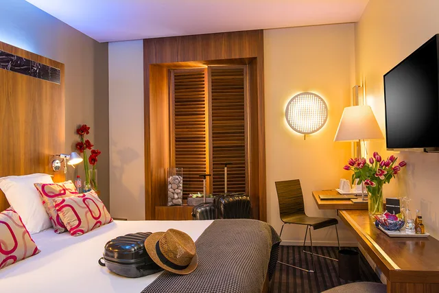 غرفة بسرير مزدوج بإطلالة على الحديقة، Hotel Beau Rivage 3/5