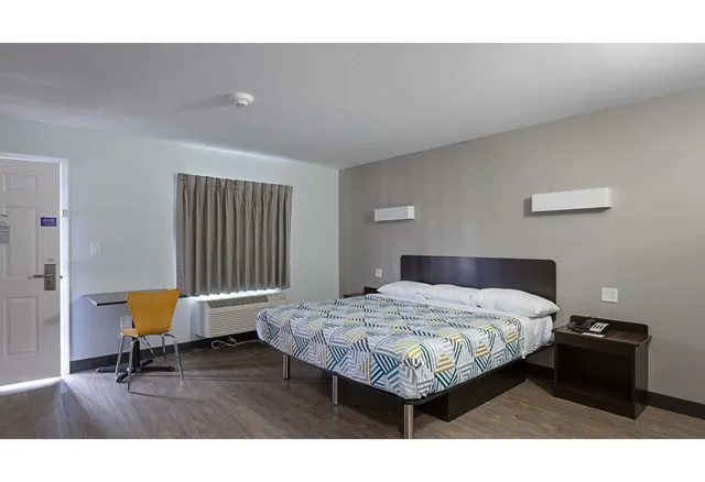 غرفة بسرير كوين، Motel6 Show Low, AZ 1/7