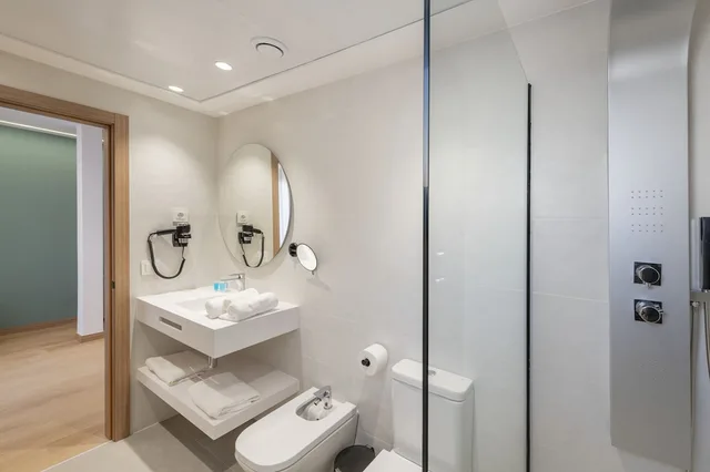 2 Bedrooms, Superior, Apartment, Triple, Single Bed, Queen Bed, Sofa, Terrace, Pool Access، Odyssey Rooms Alicante 3/4