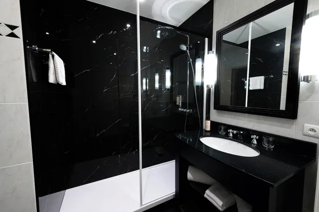غرفة بريفيليج بسرير مزدوج بإطلالة على البحر، Mercure La Baule Majestic 8/9