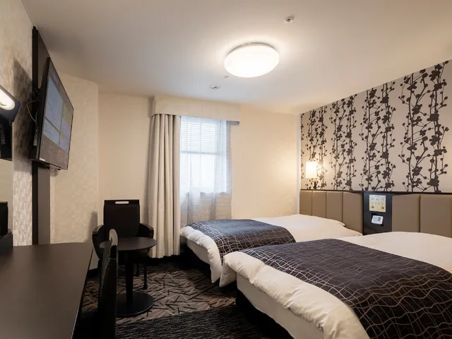 غرفة بسريرين منفصلين بغرفتي نوم للمدخنين، Apa Hotel Okayamaeki Higashiguchi 1/6