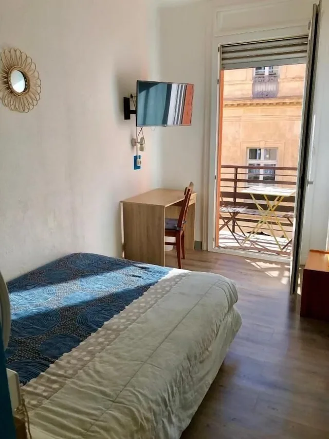 غرفة اقتصادية مفردة بسرير مزدوج، HOTEL COLISEE VERDUN 1/3