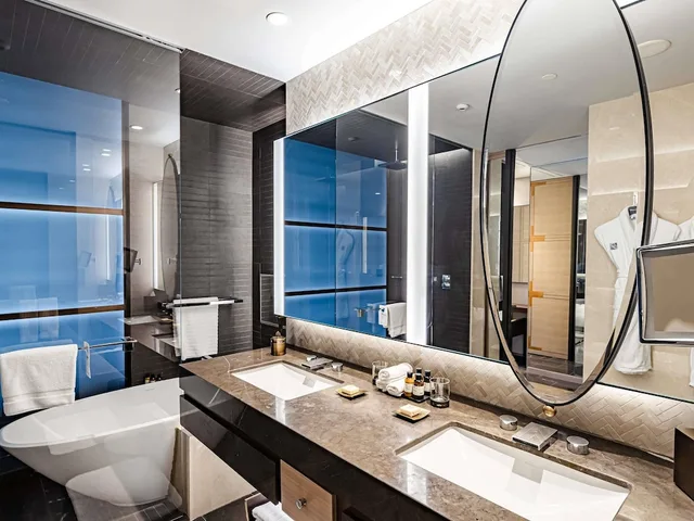 Fairmont Gold, King Bed, 2 Queen Beds, City View, Lounge Access، Fairmont Quasar Istanbul 7/10